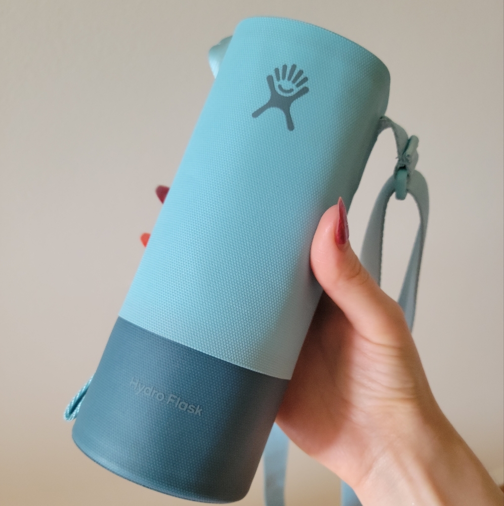 NWOT  Hydro Flask Bottle Holder